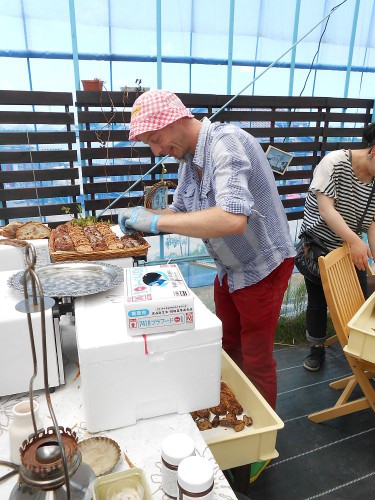 はたらくムッシュー。粟津温泉にあるパン屋「メティサージュ」のアンデルス。この方は本当に楽しそうに仕事されてます。美味しいパンをありがとう☆